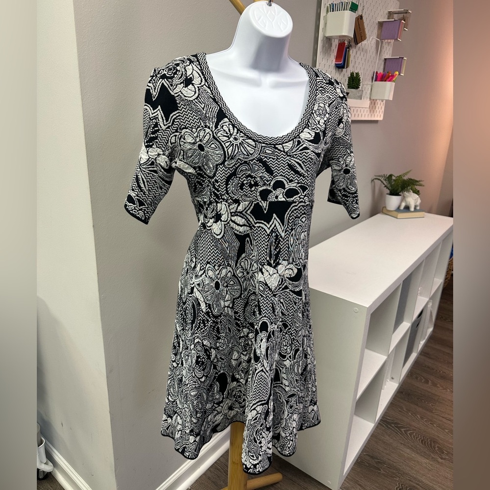 M Missoni Floral Zigzag Intarsia Dress Fit Flare Scoop Neck Black Cream SZ 46/XL - Picture 4 of 8